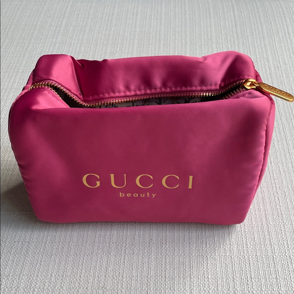 Gucci Beauty Pink Satin Cosmetic Pouch with Gold Logo - Picture 1 of 16
